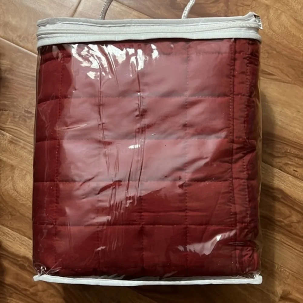 NWOT- water resistant chair protector burgundy/ Chair